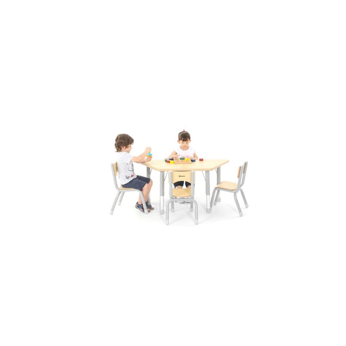 Table trapézoïdale réglable en hauteur maternelle