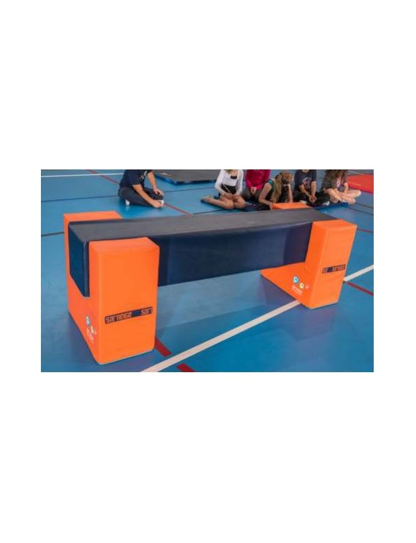 Poutre carrée Sarneige gymnastique pour l'initiation à la gym des enfants en milieu scolaire et en club