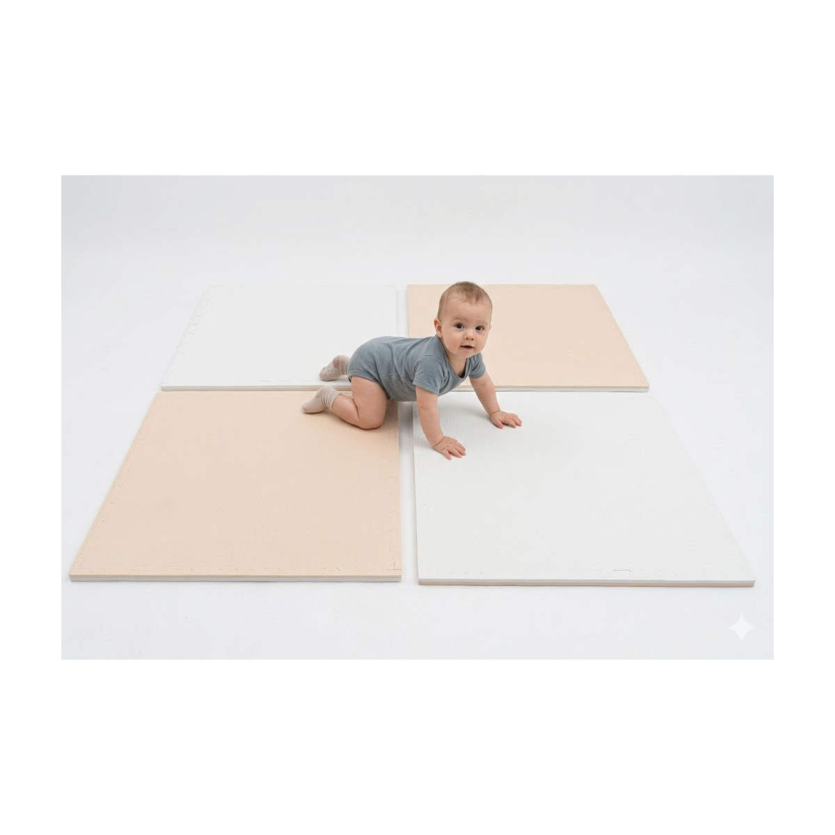 4 tapis 90 x 90 cm emboîtables beige et blanc bébé