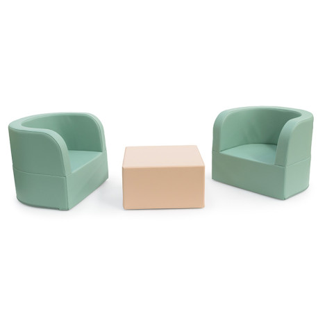 Fauteuils et table maternelle