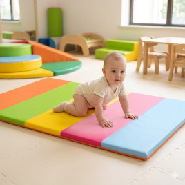 Tapis multi-couleurs crèche