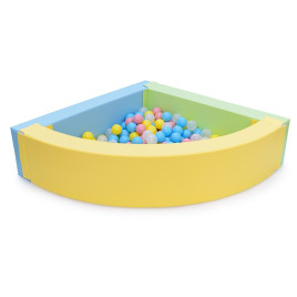 Piscine a balles d'angle crèche