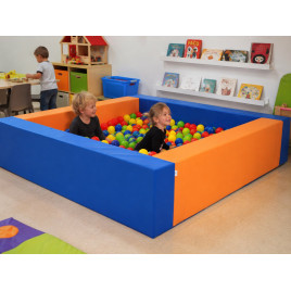 Piscine à balles maternelle