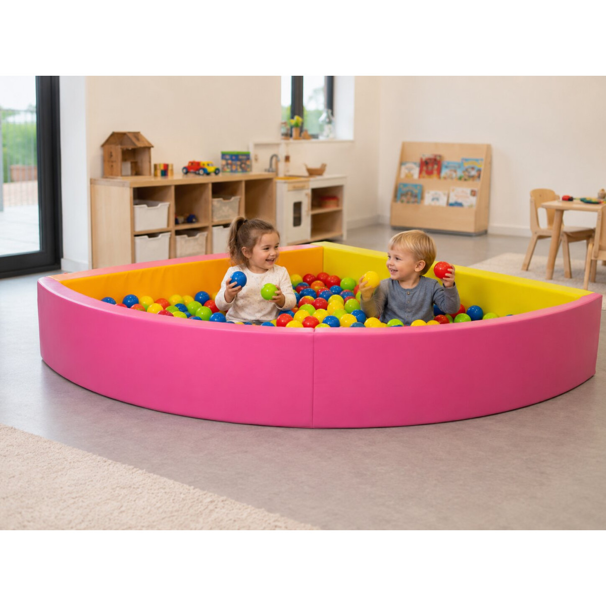 Piscine en mousse semi-arrondie maternelle