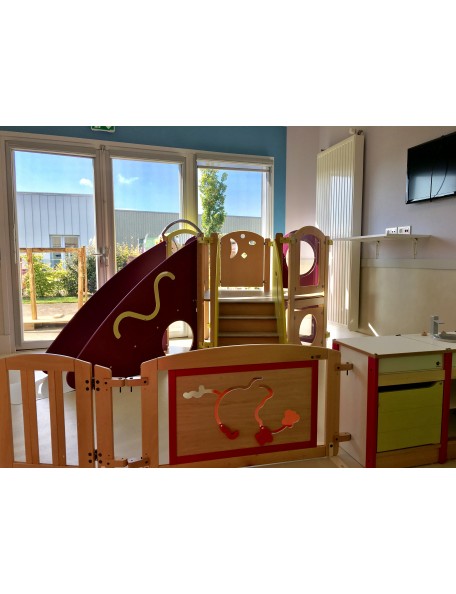 Structure de motricité escapade Structure de motricité escapade, structure en bois destinée aux enfants à partir de 18 mois.
Str