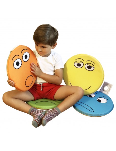 6 coussins à émotions Lot de 6 coussins émotions en mousse avec figures pour jeux basés autour des émotions.
Un élément essenti