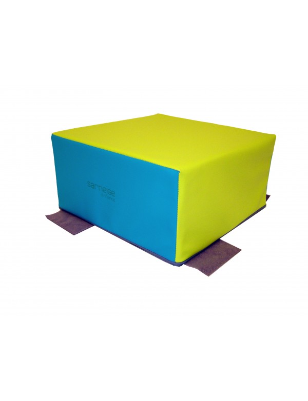 Cube Kiwi Sarneige crèche Cube Sarneige couleurs kiwi et turquoise, pour parcours de motricité en crèche. Module de motricité en
