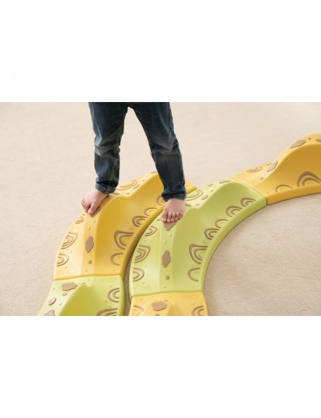 Parcours d'équilibre Himalaya Parcours d'équilibre Himalaya, entraînez vous à l'équilibre comme dans l'Himalaya...
Monter et de