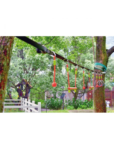 Parcours Ninja Line débutant - 1 - Parcours Ninja Line débutant, pour l'apprentissage de la Ninja slack line.
La sangle de slac