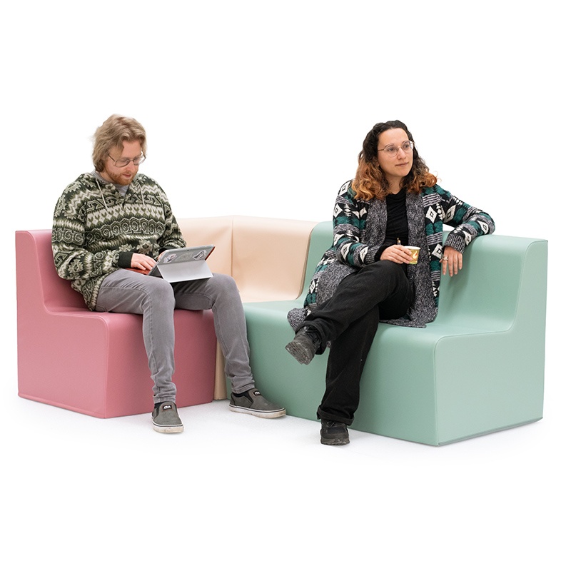 Mobilier adulte en mousse image